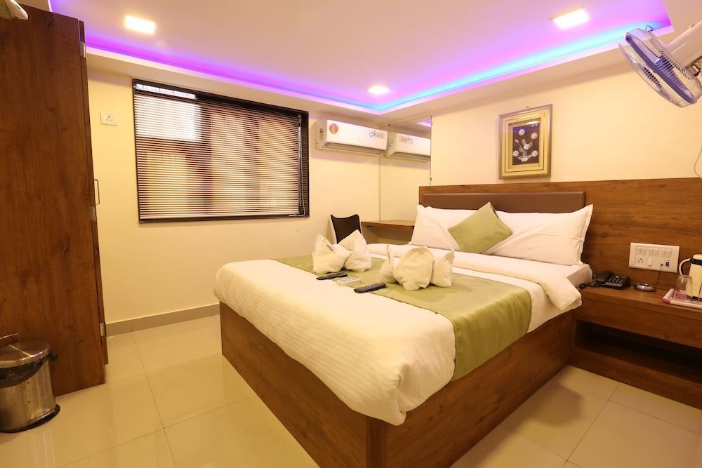 Hotel Happyland Мумбаи Экстерьер фото