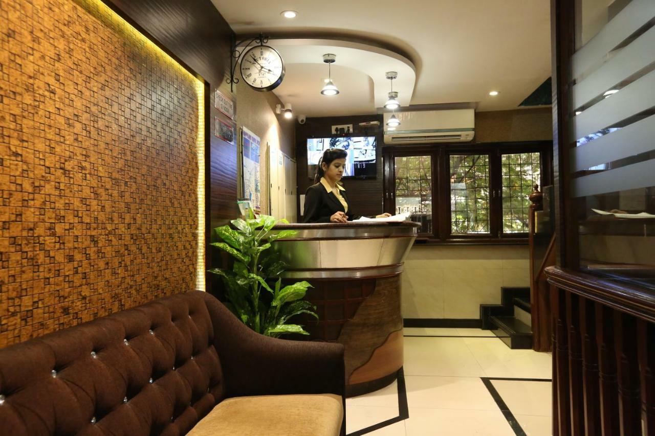 Hotel Happyland Мумбаи Экстерьер фото