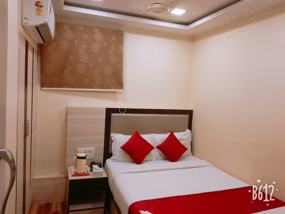 Hotel Happyland Мумбаи Экстерьер фото