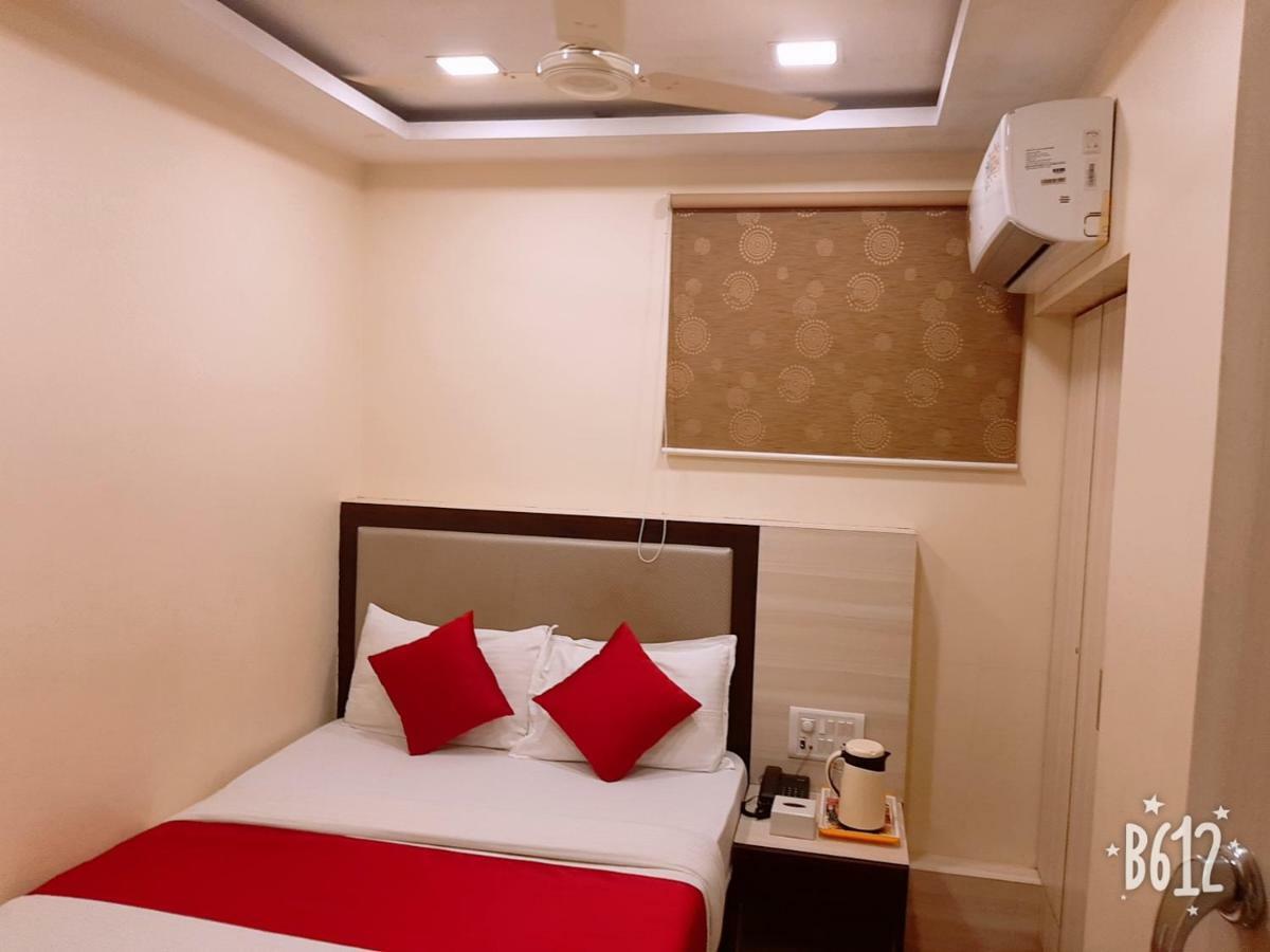 Hotel Happyland Мумбаи Экстерьер фото