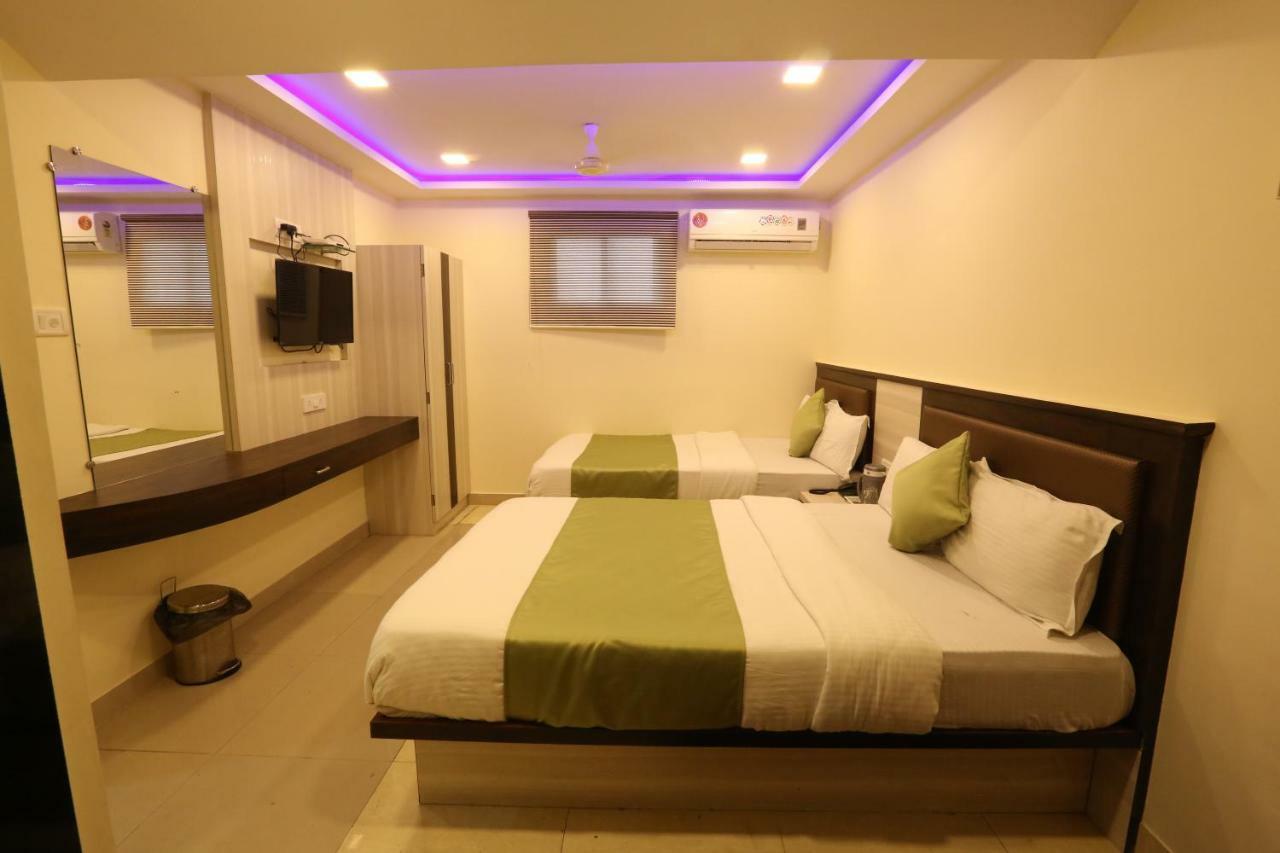 Hotel Happyland Мумбаи Экстерьер фото