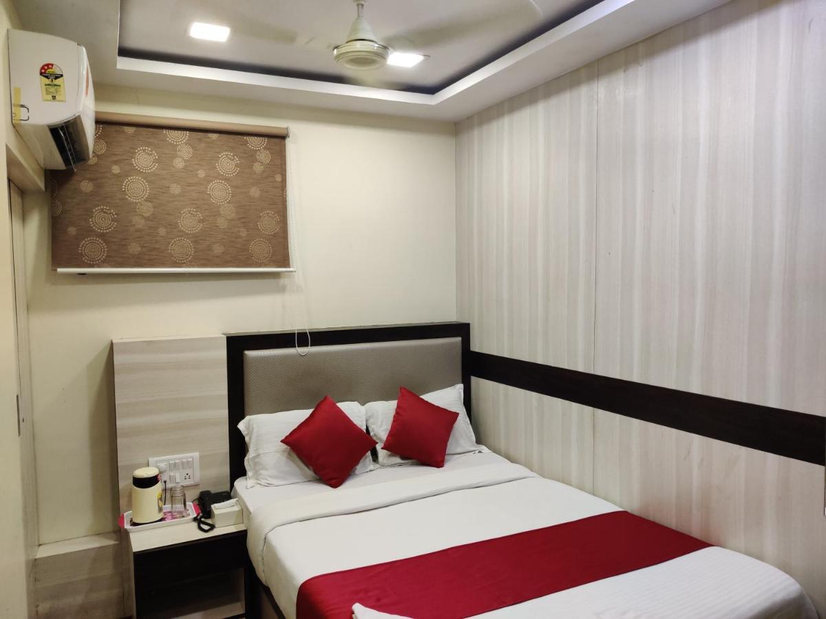 Hotel Happyland Мумбаи Экстерьер фото