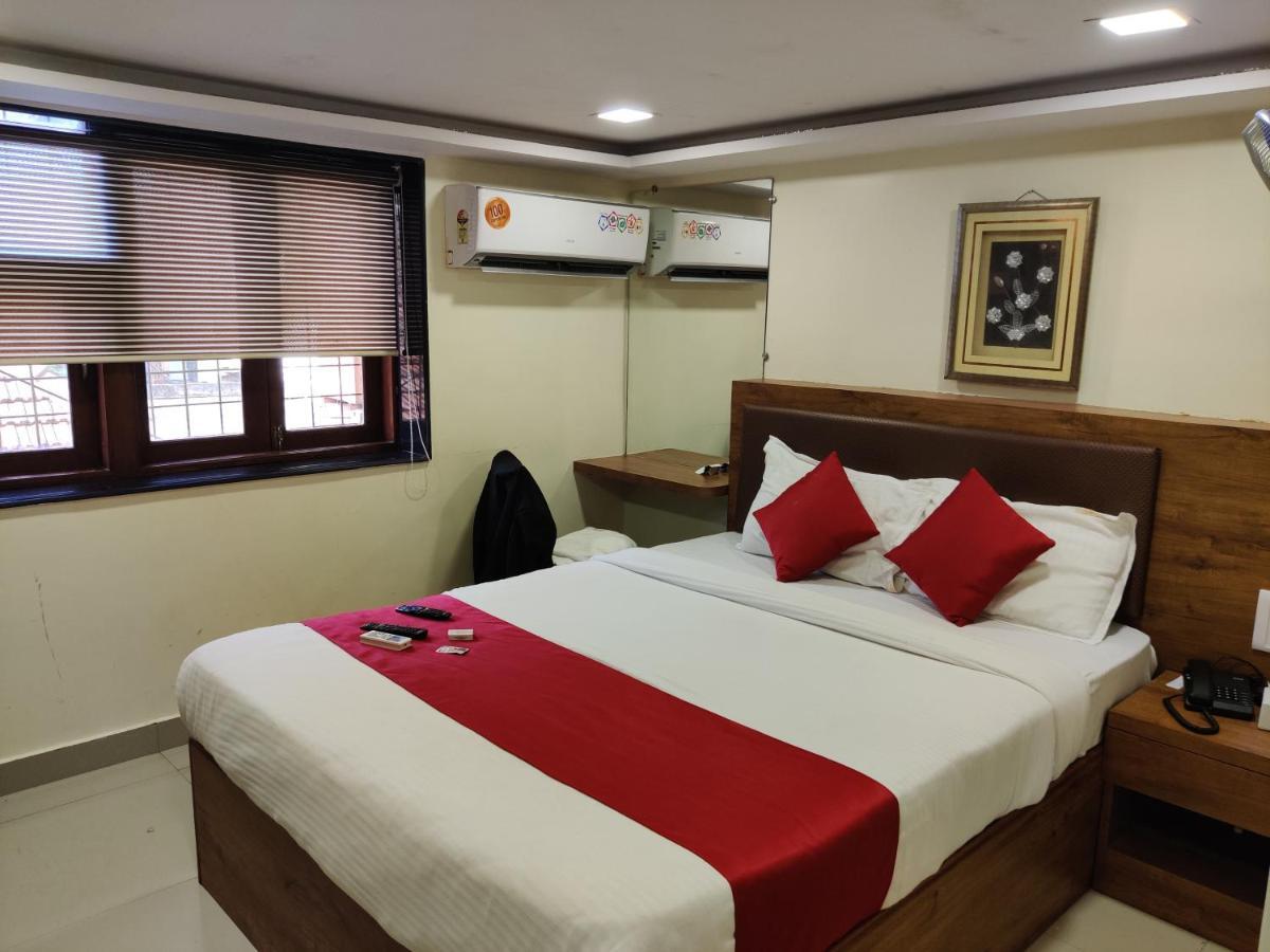 Hotel Happyland Мумбаи Экстерьер фото