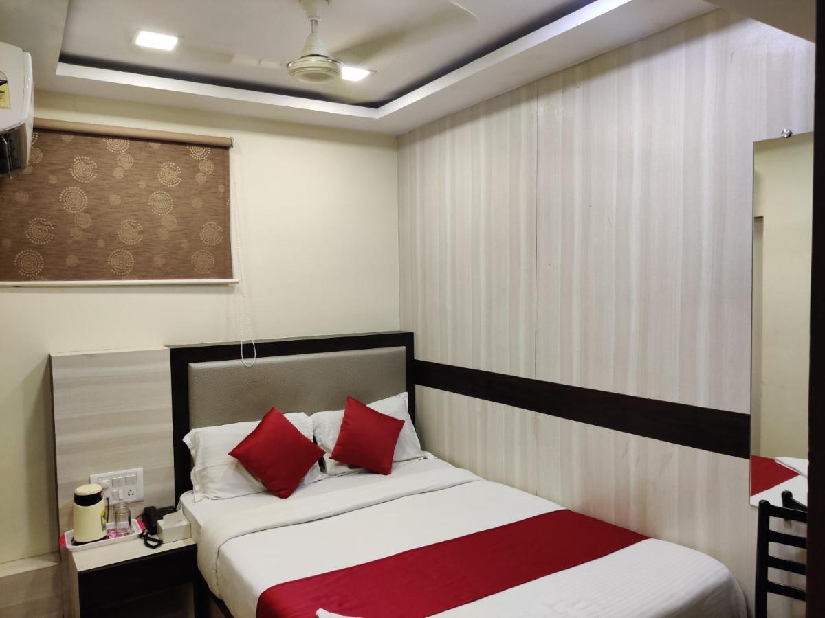 Hotel Happyland Мумбаи Экстерьер фото