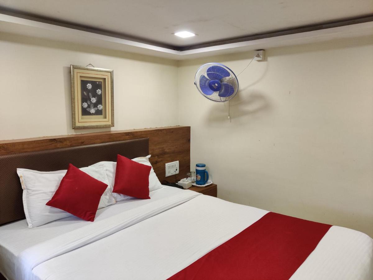 Hotel Happyland Мумбаи Экстерьер фото