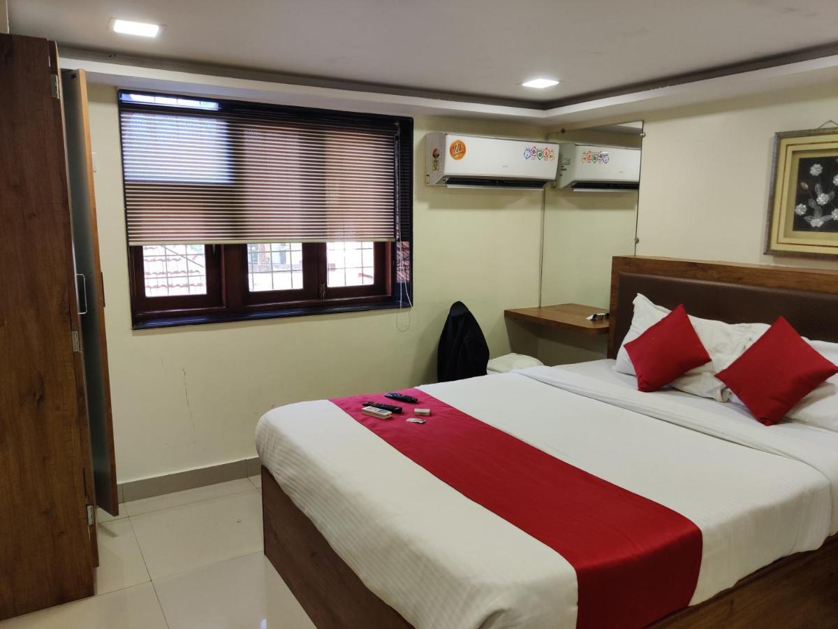 Hotel Happyland Мумбаи Экстерьер фото