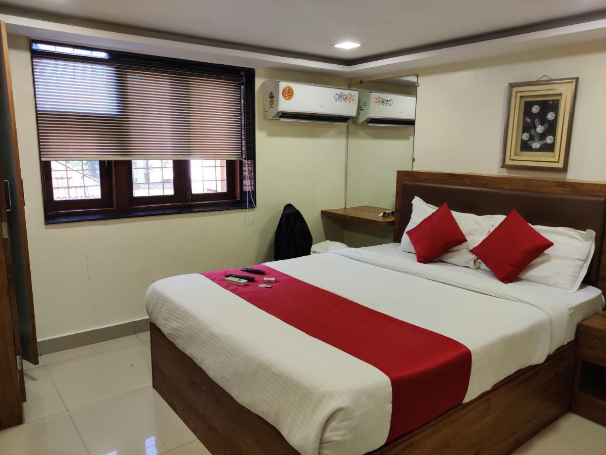 Hotel Happyland Мумбаи Экстерьер фото