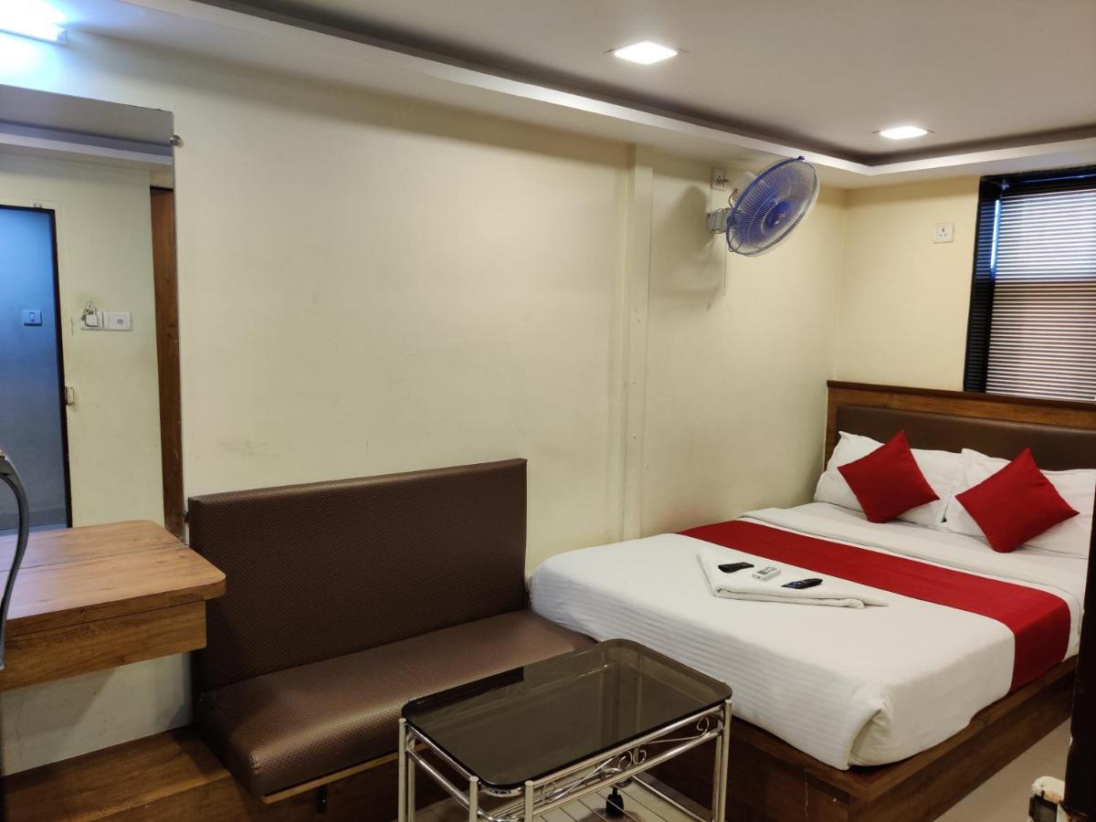Hotel Happyland Мумбаи Экстерьер фото